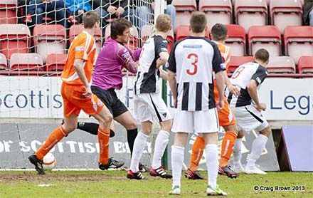 Dunfermlin?e Athletic v Forfar Athletic Irn Bru First Division Play Off East End Park 11 May 2013 Iain Campbell`s corner goes straight in (c) Craig Brown Dunfermlin?e Athletic v Forfar Athletic Irn Bru First Division Play Off East End Park 11 May 2013 Iain Campbell`s corner goes straight in (c) Craig Brown