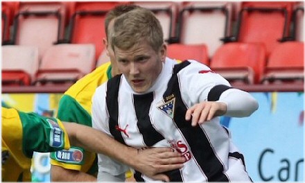 Willie Gibson v Cowdenbeath Willie Gibson v Cowdenbeath