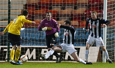 Blair Alston scores for Falkirk Blair Alston scores for Falkirk