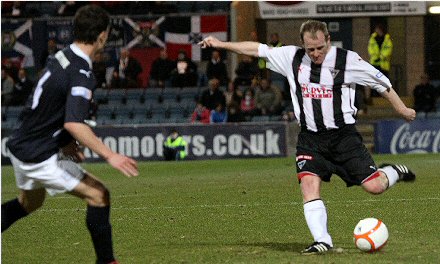 Alex Burke shoots in Pars goal Alex Burke shoots in Pars goal