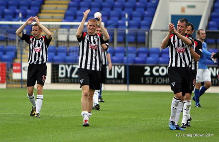 Pars players acknowledge their fans Pars players acknowledge their fans
