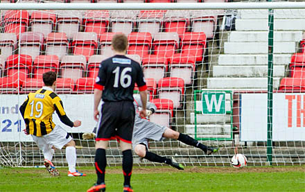 Liam Buchanan scores from the spot Liam Buchanan scores from the spot
